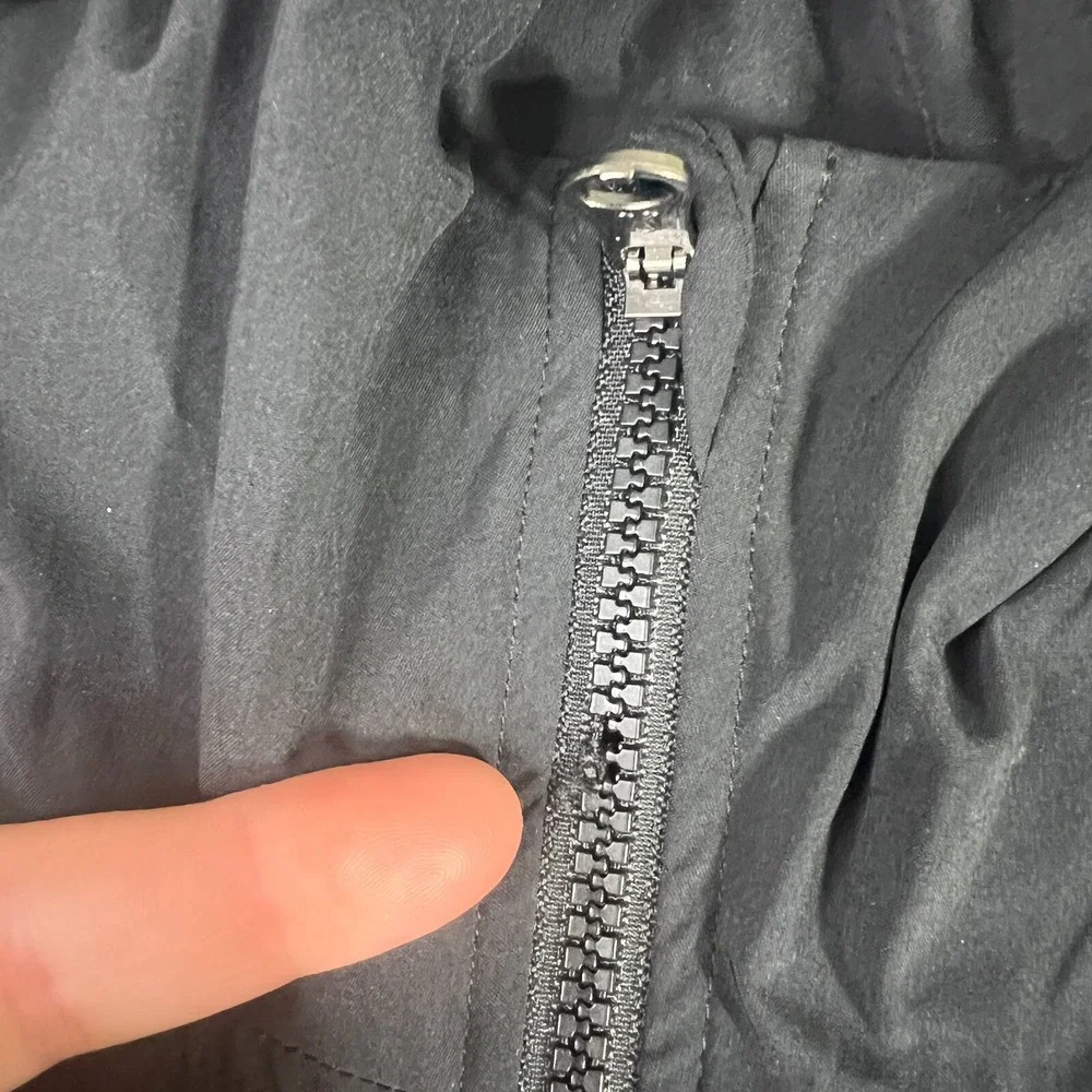 lululemon athletica zipper broken